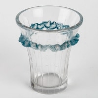 Vase &quot;Boulouris&quot; verre blanc patiné bleu de René LALIQUE