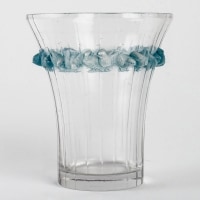 Vase &quot;Boulouris&quot; verre blanc patiné bleu de René LALIQUE