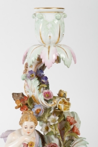 Meissen paire de bougeoirs en porcelaine fin XIXème siècle
