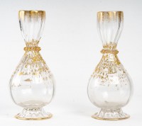 Paire de vases blancs et or en forme de bourse,  XIXème