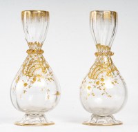 Paire de vases blancs et or en forme de bourse,  XIXème