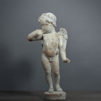 Sculpture d’un Ange, reproduction en matière composite, XXème siècle, décoration intérieur et extérieur.