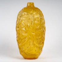 Vase &quot;Ronces&quot; verre jaune opalescent de René LALIQUE