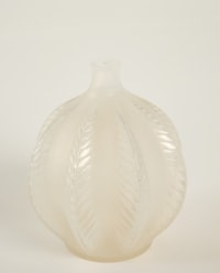 René LALIQUE (1860-1945) Vase &quot;Malines&quot; Opalescent