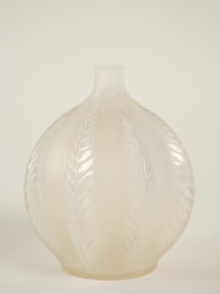 René LALIQUE (1860-1945) Vase &quot;Malines&quot; Opalescent