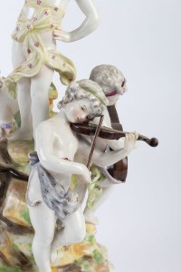 Groupe en porcelaine &quot;Les joueurs de Musique&quot; 19e siècle