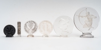René Lalique : Cachet « Faune »  en verre blanc moulé pressé