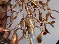 1900′ Lustre Boule de Gui en Bronze Doré Art Nouveau a 3 Lampes Diamètre 43 cm Douilles En Forme De Tulipes