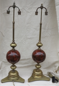 1890′ Paire de Lampes Bronze et Boules en Fer Peint en Faux Marbre Griotte