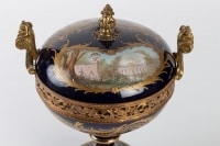 Bonbonnière en porcelaine de Sèvres 19e siècle Napoléon III