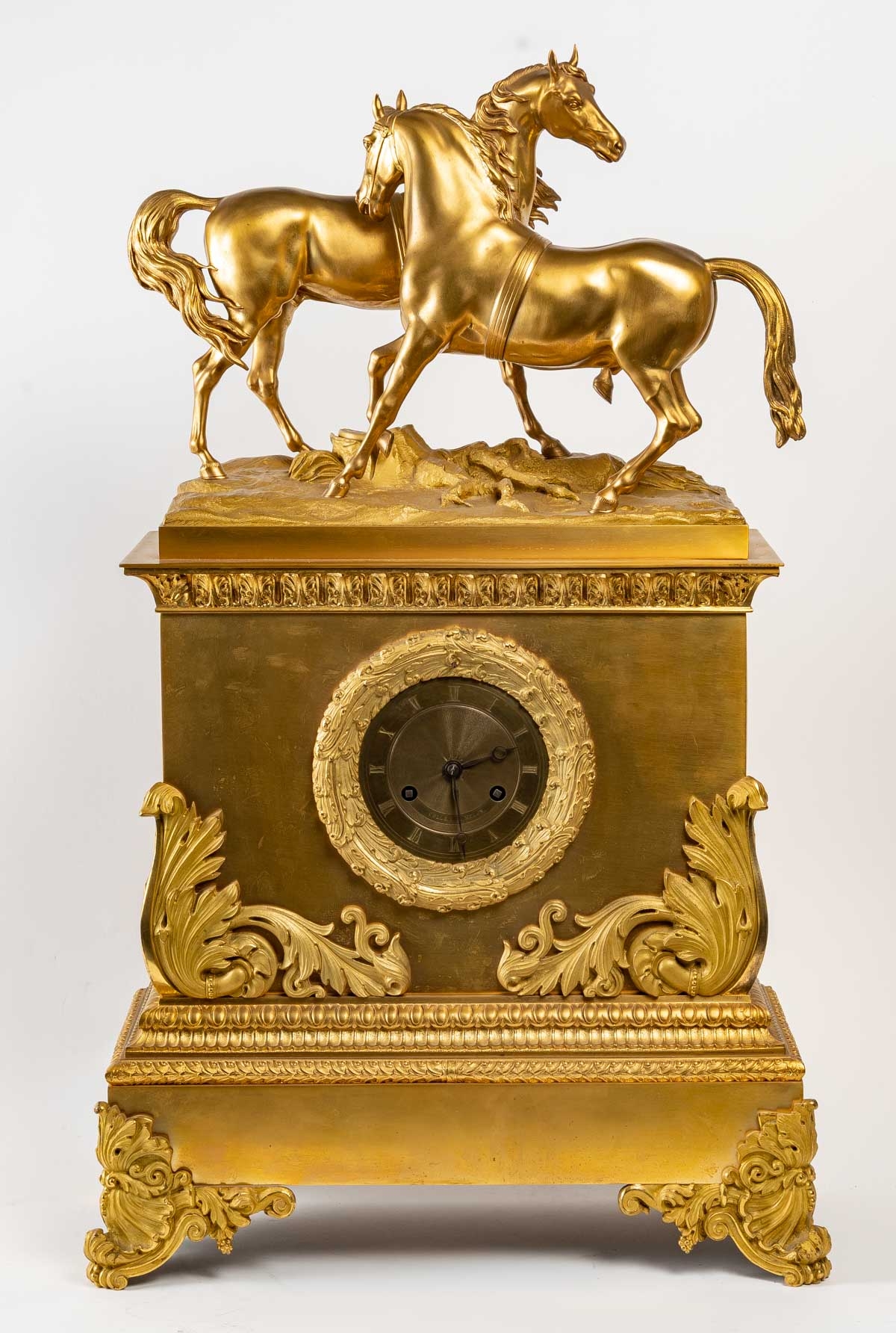 Pendule de restauration en bronze doré, XIXème siècle||||||||||