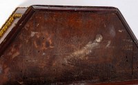 Une petite table Louis XVI, en acajou et filets d&#039;ébène. Estampillée J.L. COSSON