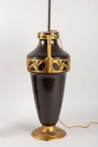 1900′ Paire de Lampes Forme Amphore Bronze Double Patine Époque Art Nouveau Jugenstil Décor Aux Puttis Signées Kayser