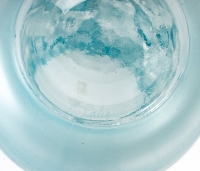 Vase &quot;Borromée&quot; verre blanc patiné turquoise de René LALIQUE