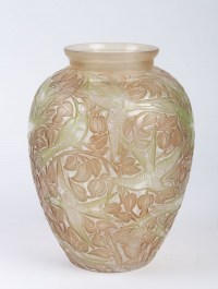 Vase « Martin Pêcheurs » verre blanc patiné sepia et vert de René LALIQUE