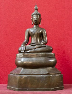 Bouddha en bronze patine brune position &quot;Prise de la terre à témoin&quot; 18e siècle||||