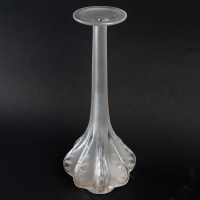Lalique France, Vase Modèle &quot;Claude&quot; de Marie-Claude Lalique