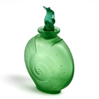 Flacon &quot;Amphitrite&quot; verre vert émeraude de René LALIQUE