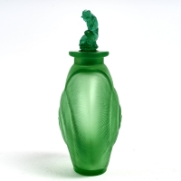 Flacon &quot;Amphitrite&quot; verre vert émeraude de René LALIQUE