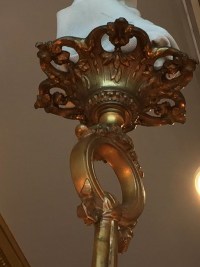 Lustre en bronze doré et bois peint, à 6 bras de lumières. Réf: 351