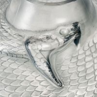 Vase &quot;Serpent&quot; verre blanc patiné bleu gris de René LALIQUE