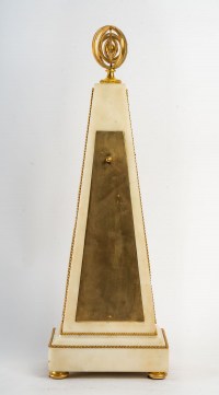 Pendule obélisque d&#039;époque Louis XVI (1774 - 1793).