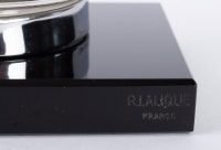 Mascotte Serre-Livres « Pintade » verre blanc socle sur base verre opalin noir de René LALIQUE