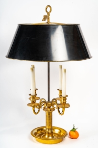 Grande Lampe Bouillotte en bronze doré Louis XVI. Circa 1920.