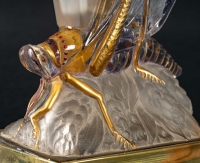 Paire de vases de la cristallerie de Baccarat à décors de sauterelles, 1878