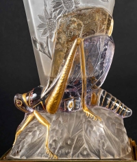 Paire de vases de la cristallerie de Baccarat à décors de sauterelles, 1878