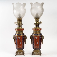 Rare paire de lampes à gaz émaillé dans le goût chinois, travail d&#039;époque, XIXème siècle