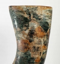 Grand vase courbé par Annie Fourmanoir - exposition en cours