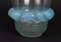 Vase « Piriac » verre opalescent patiné bleu de René LALIQUE