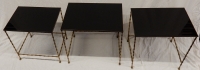 1970′ Tables Gigognes Style Maison Jansen, 3 Plateaux Opaline et Empiètement Bambou et Griffes