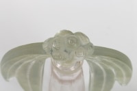 Flacon tiare « Eucalyptus » verre blanc patiné vert clair de René LALIQUE
