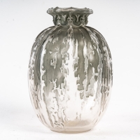 René LALIQUE (1860-1945) : Vase &quot;Fontaines&quot; couvert (1912)