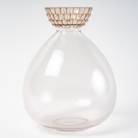 Vase &quot;Delft&quot; verre blanc patiné sépia de René LALIQUE