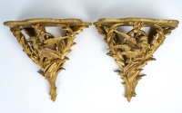 Paire de consoles d’appliques aux oiseaux fantastiques en bois sculpté et doré Italie milieu XIXème siècle