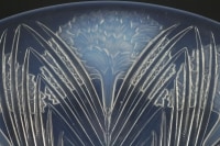 René Lalique coupe &quot;oeillet&quot; Opalescente