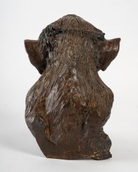 Sculpture en bronze représentant un singe accroché à une branche signé Tassel (4/8)