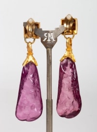 Boucles d&#039;oreilles en pierres violettes