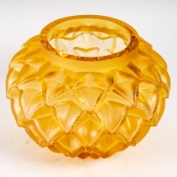 Vase &quot;Languedoc&quot; cristal jaune ambré de LALIQUE FRANCE