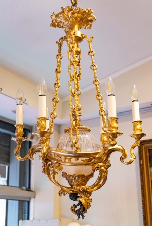 Lustre en bronze doré et cristal et chaînes, fin XIXème siècle||||||||
