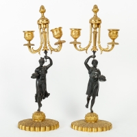 Paire de chandeliers en bronze doré et patine d&#039;époque Charles X