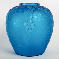 Vase &quot;Alicante&quot; verre bleu électrique de René LALIQUE