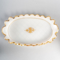 Service en opaline blanc émaillé, XIXème siècle