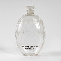 Flacon &quot;Le Temps des Lilas&quot; verre blanc de René LALIQUE pour HOUBIGANT