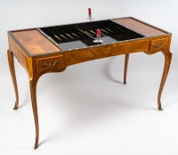 Table à jeux tric-trac de style Louis XV.