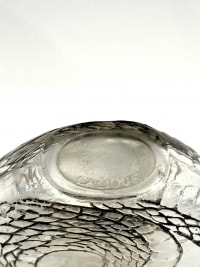 Flacon &quot;Serpent&quot; verre blanc patiné noir de René LALIQUE