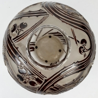 Vase « Baies » verre blanc émaillé brun de René LALIQUE